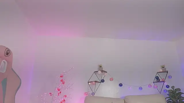 Giia Moretti  online show from 11.06.25