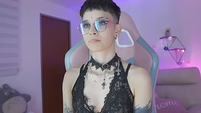 Giia Moretti  online show from 11.07.25