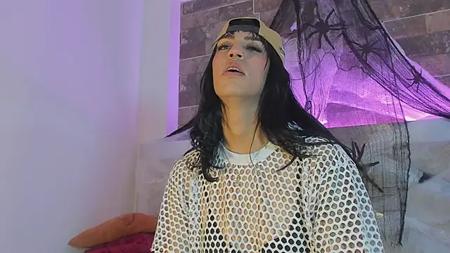 tahhlia rouge online show from 10.23.25