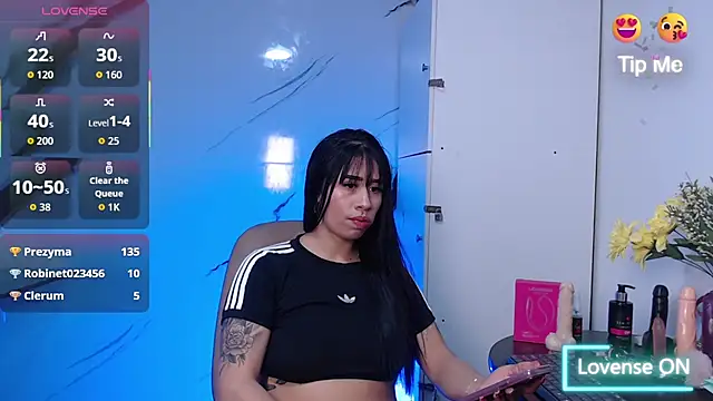 Snapshot of -HelloKitty_ chatting on 10.07.25 -HelloKitty  online show from 10.07.25