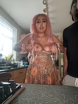 Snapshot of zara_bellexx chatting on 11.01.25 zara bellexx online show from 11.01.25