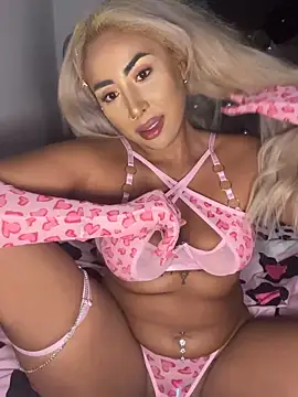 Snapshot of zara_bellexx chatting on 03.25.26 zara bellexx online show from 03.25.26