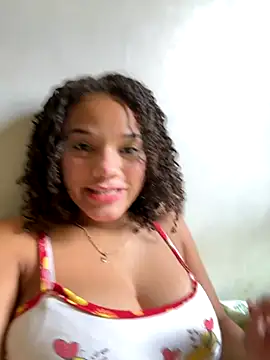 Snapshot of Bombomziin chatting on 10.18.25 Bombomziin online show from 10.18.25