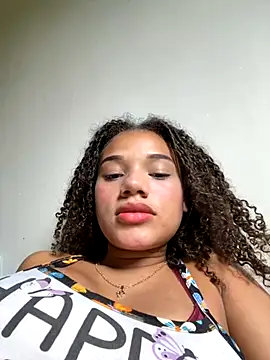 Snapshot of Bombomziin chatting on 10.20.25 Bombomziin online show from 10.20.25