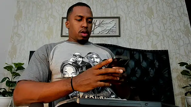 Snapshot of DenzelRios chatting on 06.12.26 DenzelRios online show from 06.12.26
