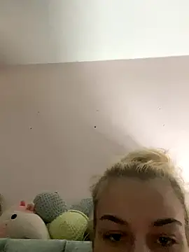 Snapshot of babygirl1906 chatting on 10.07.25 babygirl1906 online show from 10.07.25