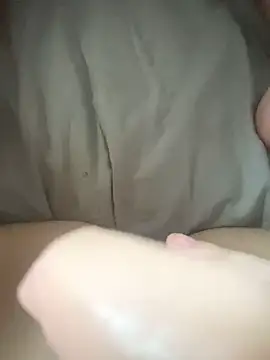 Snapshot of babygirl1906 chatting on 11.01.25 babygirl1906 online show from 11.01.25