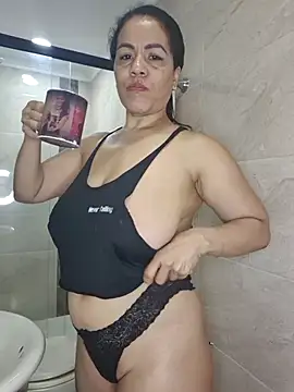 karla-bruni online show from 10.31.25