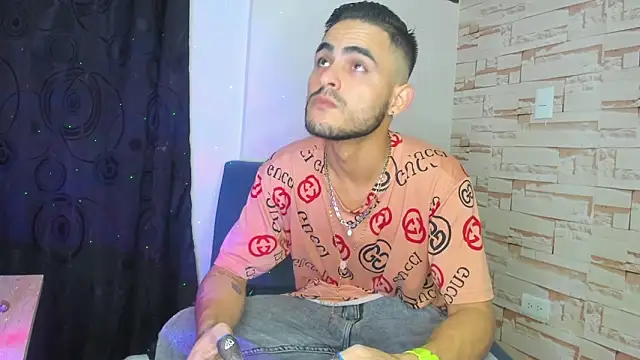 Snapshot of Master_King_Crazzy777 chatting on 10.21.25 Master King Crazzy777 online show from 10.21.25