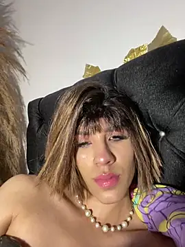 Snapshot of SiaraRealist chatting on 03.09.26 SiaraRealist online show from 03.09.26