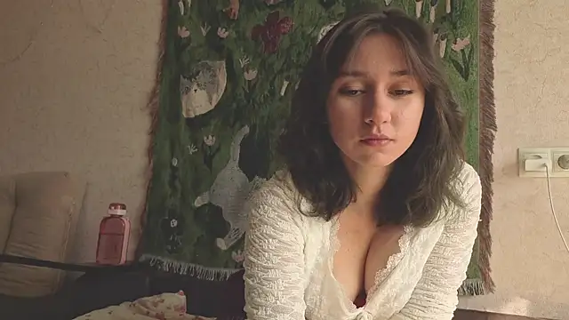 MiaLovelyOne online show from 05.09.26