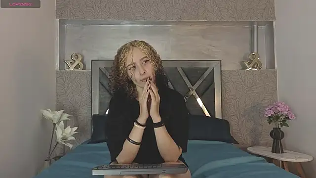 Snapshot of benny_wilson chatting on 12.21.25 benny wilson online show from 12.21.25