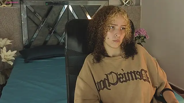 Snapshot of benny_wilson chatting on 12.22.25 benny wilson online show from 12.22.25