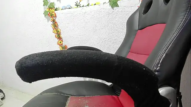 Snapshot of soffycarter1 chatting on 10.28.25 soffycarter1 online show from 10.28.25