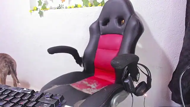 Snapshot of soffycarter1 chatting on 11.25.25 soffycarter1 online show from 11.25.25