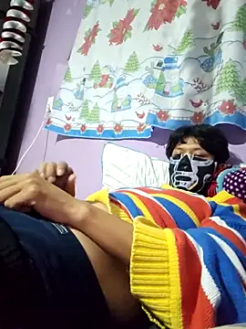 Snapshot of Francisskiss chatting on 11.22.25 Francisskiss online show from 11.22.25