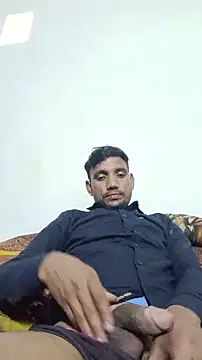 Snapshot of BiggerDickGuy chatting on 02.14.26 BiggerDickGuy online show from 02.14.26