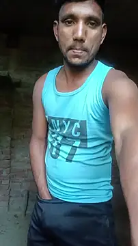 Snapshot of BiggerDickGuy chatting on 02.19.26 BiggerDickGuy online show from 02.19.26