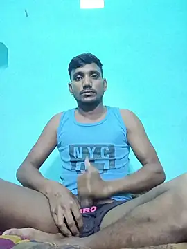 Snapshot of BiggerDickGuy chatting on 02.27.26 BiggerDickGuy online show from 02.27.26