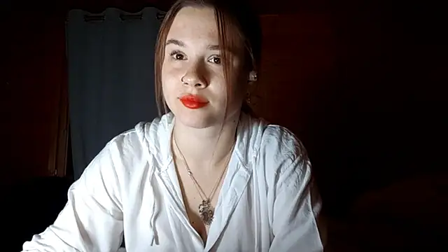 Snapshot of QuiveredFrown chatting on 10.07.25 QuiveredFrown online show from 10.07.25