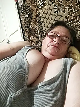 Snapshot of MilaCold5443 chatting on 07.17.26 MilaCold5443 online show from 07.17.26