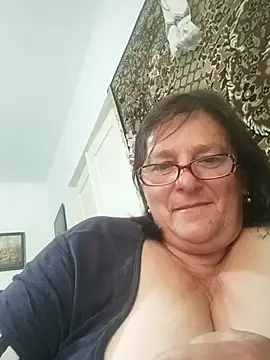Snapshot of MilaCold5443 chatting on 07.29.26 MilaCold5443 online show from 07.29.26