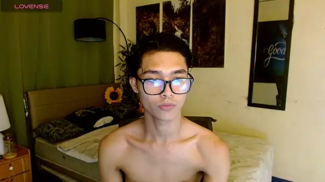 Snapshot of AsianCarl chatting on 11.12.25 AsianCarl online show from 11.12.25