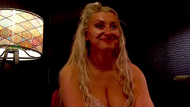 Snapshot of LeticiaReys chatting on 02.12.26 LeticiaReys online show from 02.12.26