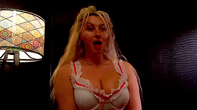 Snapshot of LeticiaReys chatting on 03.03.26 LeticiaReys online show from 03.03.26