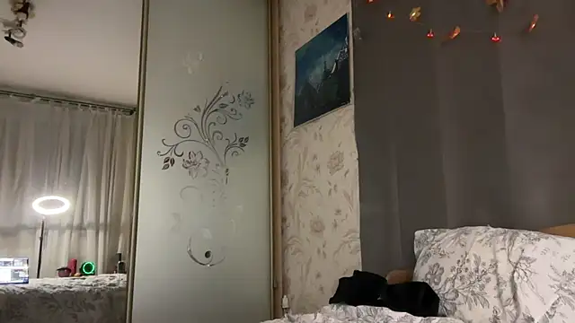 Crave Elise online show from 11.12.25