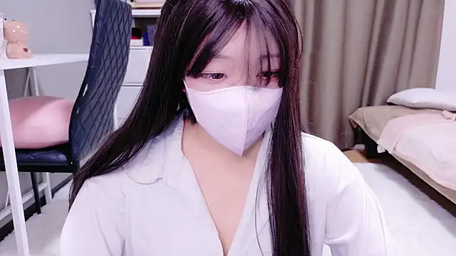 Snapshot of YuKa-zaurusu chatting on 11.12.25 YuKa-zaurusu online show from 11.12.25