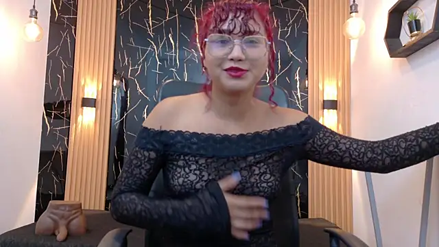 Snapshot of SamanthaFox_8 chatting on 06.26.26 SamanthaFox 8 online show from 06.26.26