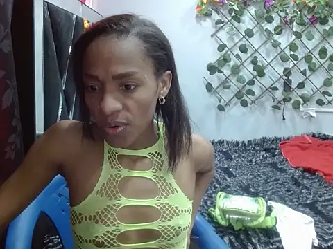 Snapshot of Melani_ebony chatting on 12.03.25 Melani ebony online show from 12.03.25