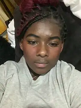 Snapshot of KarinaFlowers_ chatting on 11.29.25 KarinaFlowers online show from 11.29.25