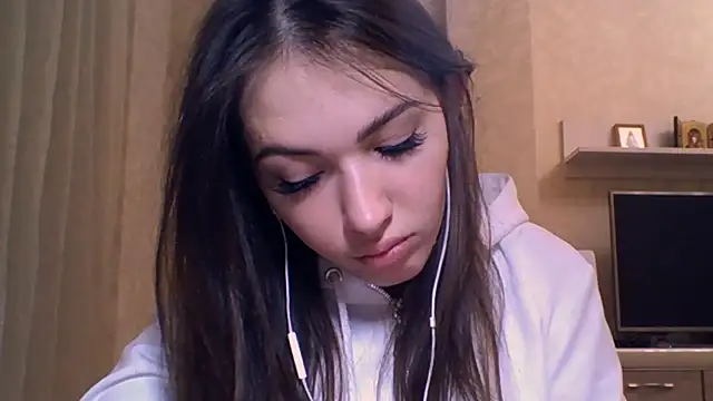 CeyaLier online show from 11.14.25