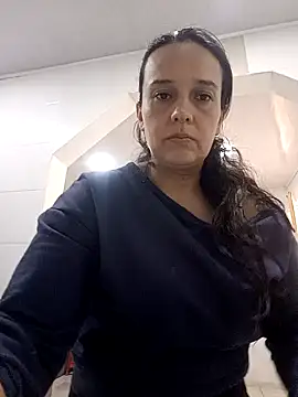 Snapshot of FiorellaDuboi chatting on 11.21.25 FiorellaDuboi online show from 11.21.25