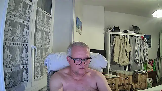 Snapshot of macdut67 chatting on 07.27.26 macdut67 online show from 07.27.26