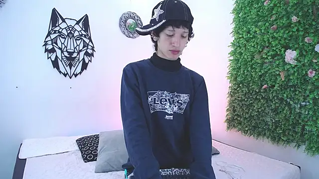 Emo Boy  online show from 11.20.25