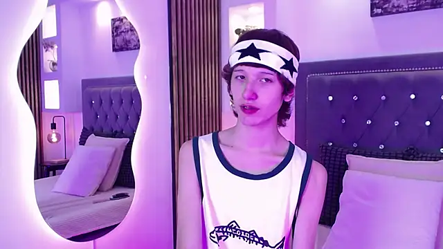Emo Boy  online show from 04.27.26
