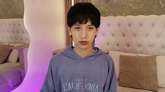 Emo Boy  online show from 06.10.26