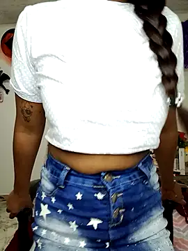 vannesitha25 online show from 11.15.25