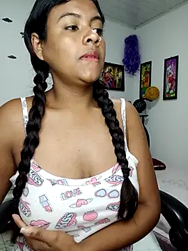 vannesitha25 online show from 11.30.25