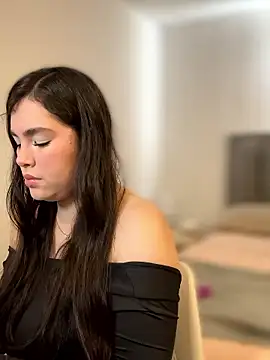 Snapshot of Isabella_LaRue chatting on 01.09.26 Isabella LaRue online show from 01.09.26