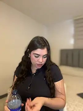 Isabella LaRue online show from 04.25.26