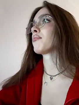 Snapshot of MayaGlow chatting on 11.13.25 MayaGlow online show from 11.13.25