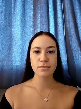 Snapshot of MayaGlow chatting on 11.15.25 MayaGlow online show from 11.15.25