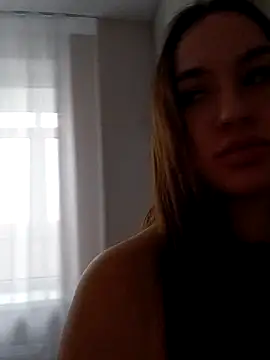 Snapshot of MayaGlow chatting on 11.20.25 MayaGlow online show from 11.20.25