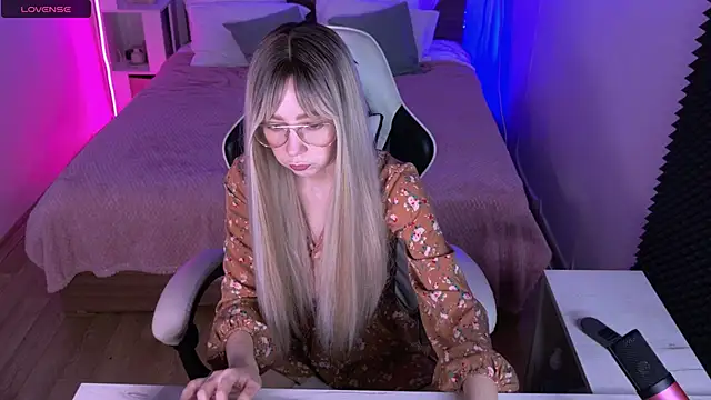 sofiisun online show from 10.15.25