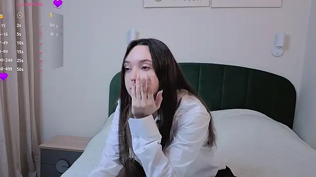 SylviaHamilton online show from 11.05.25