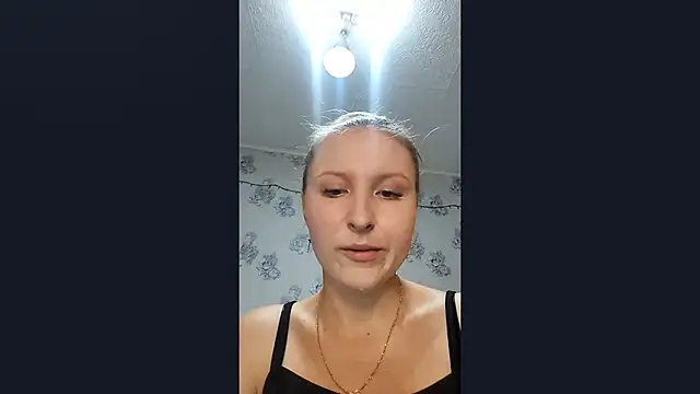 Snapshot of AlexisBaIler chatting on 10.11.25 AlexisBaIler online show from 10.11.25